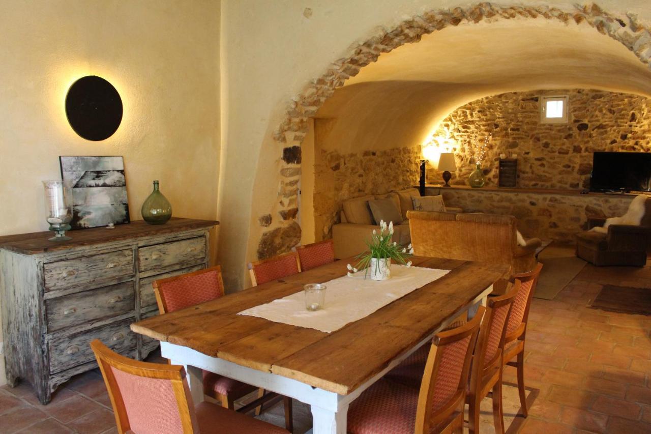 Mas Les Romarins, 10 Min D'Uzes, Piscine Et Grand Jardin Clos, Jeux, Nid De Repos Et Base Pour Activites Dans Le Gard (Adults Only) Exteriör bild